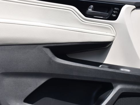 New 2026 Honda Odyssey Touring image 11