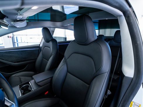 Used 2025 Tesla Model 3 Long Range image 38