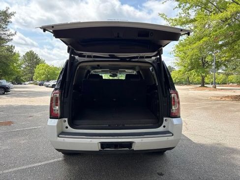 Used 2019 GMC Yukon XL Denali w/ Denali Ultimate Package AWD/4WD image 19