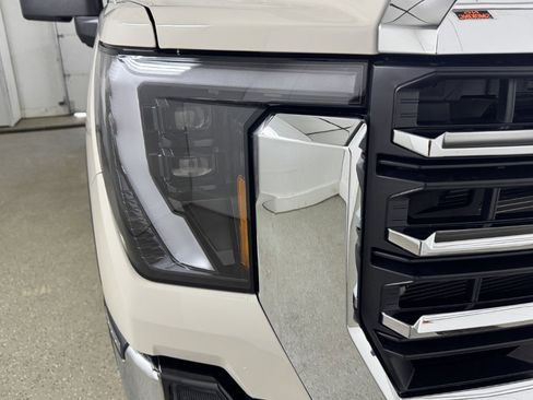 New 2026 GMC Sierra 2500 SLE image 14