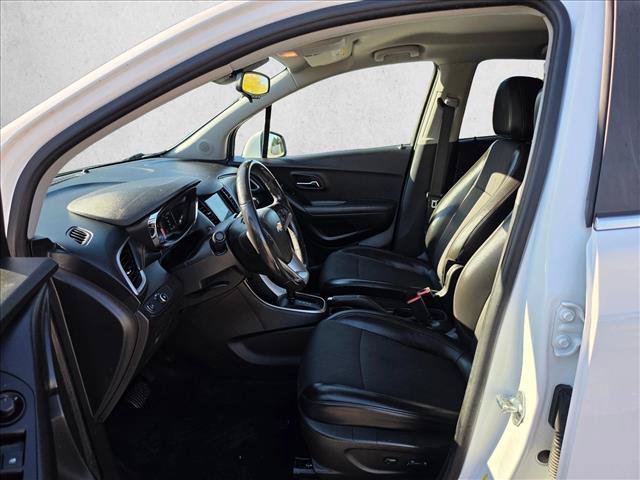 Used 2019 Chevrolet Trax LT w/ LT Convenience Package AWD/4WD image 22