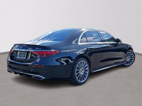 Used 2023 Mercedes-Benz S 500 4MATIC w/ AMG Line image 4