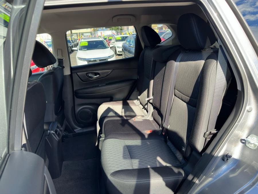 Used 2020 Nissan Rogue SV AWD/4WD image 14