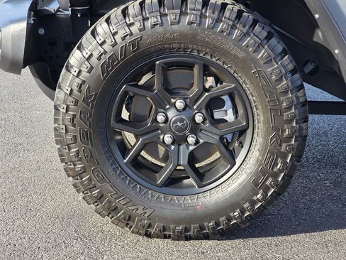 Used 2024 Jeep Wrangler Willys image 9