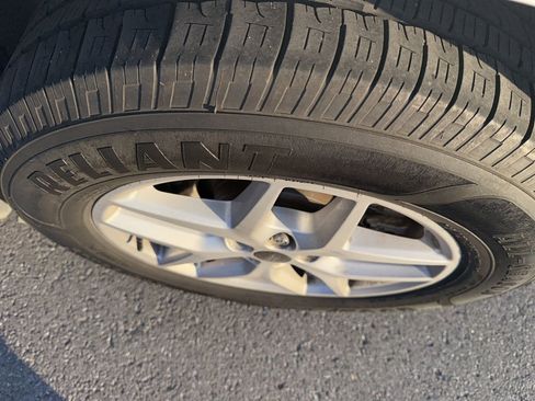 Used 2023 Ford Edge SEL w/ Convenience Package image 9