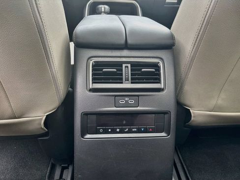 Certified 2024 MAZDA CX-90 Plug-In Hybrid w/ Premium Pkg AWD/4WD image 27