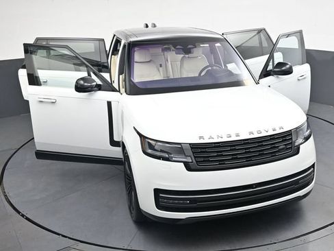Used 2023 Land Rover Range Rover Long Wheelbase SE AWD/4WD image 30