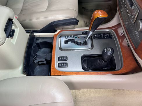 Used 2007 Lexus LX 470 4WD image 25