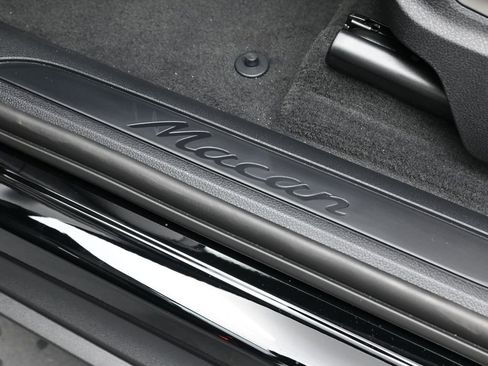 New 2026 Porsche Macan image 14