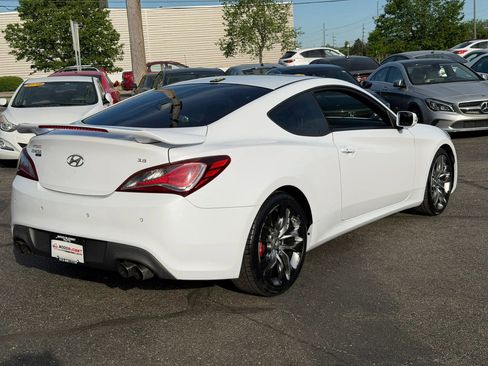 Used 2015 Hyundai Genesis 3.8 RWD image 7