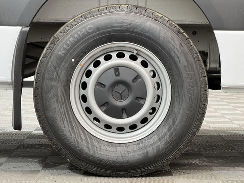 New 2025 Mercedes-Benz Sprinter 2500 image 10