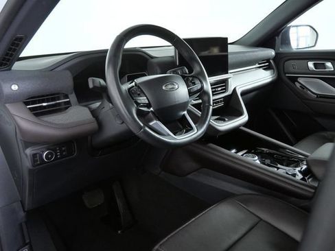 Certified 2025 Ford Explorer Platinum AWD/4WD image 15
