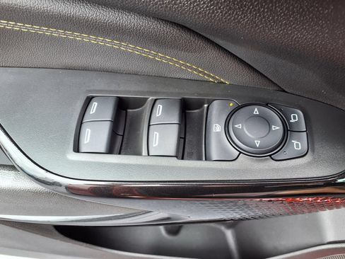 Used 2024 Chevrolet Trax LT w/ Driver Confidence Package FWD image 18