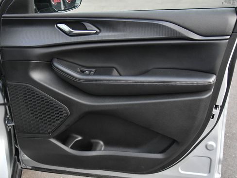 Used 2024 Jeep Grand Cherokee L Laredo image 49