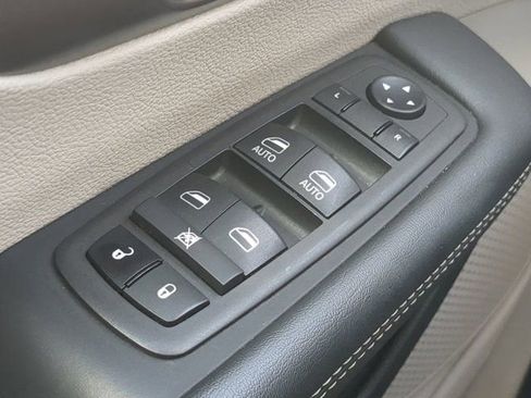 Used 2024 Chrysler Voyager LX image 23