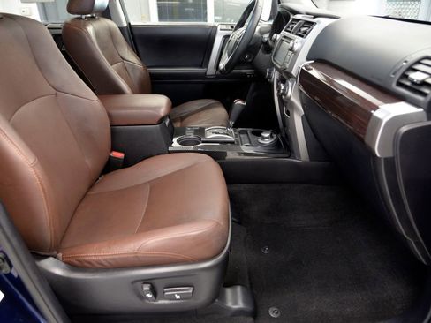 Used 2016 Toyota 4Runner Limited AWD/4WD image 32