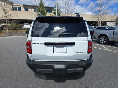 Used 2024 Toyota Land Cruiser Base image 4