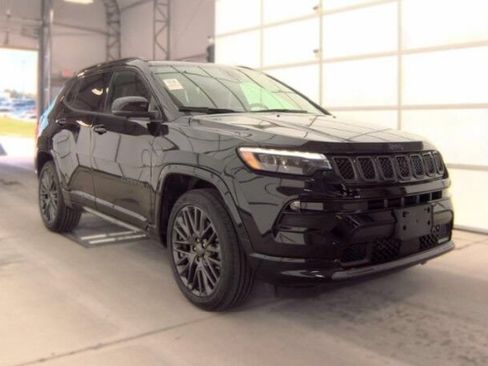 Used 2023 Jeep Compass High Altitude w/ Driver Assist Group I AWD/4WD image 3