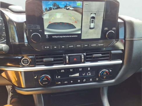 Used 2022 Nissan Pathfinder SL w/ SL Premium Package FWD image 16