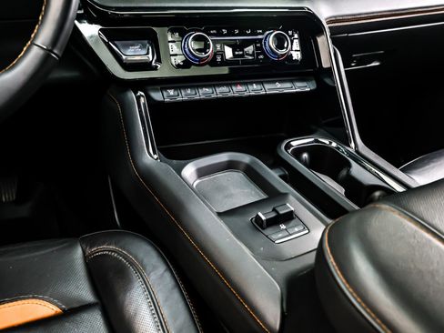 Used 2024 GMC Sierra 2500 AT4 w/ AT4 Premium Plus Package image 6