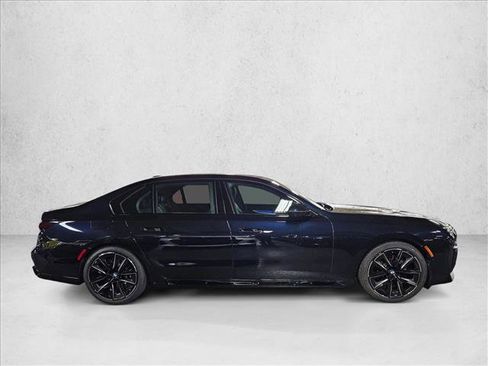 New 2025 BMW 760i xDrive w/ Executive Package image 4