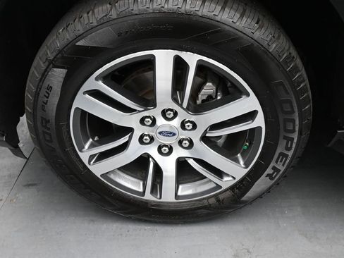 Used 2023 Ford Expedition Limited AWD/4WD image 14