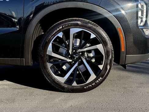 Used 2023 Mitsubishi Outlander SE image 9