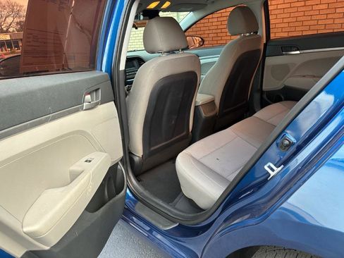 Used 2020 Hyundai Elantra SE image 19