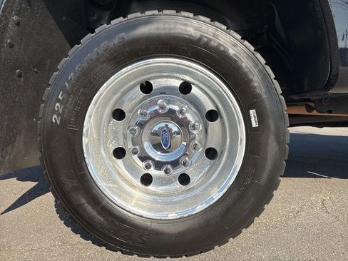 Used 2019 Ford F450 Platinum w/ Platinum Ultimate Package AWD/4WD image 13