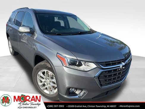 Certified 2021 Chevrolet Traverse LT FWD image 2