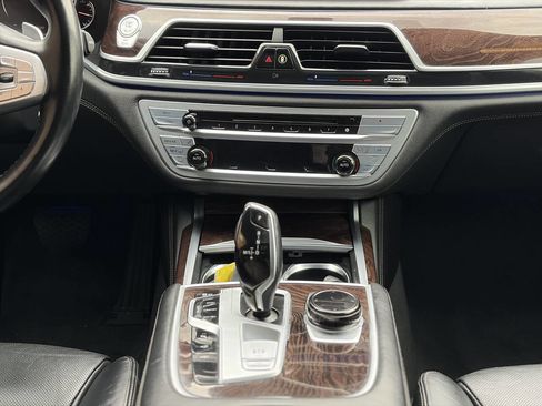 Used 2017 BMW 750i xDrive AWD/4WD image 31