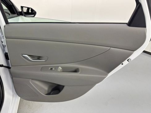 Used 2024 Hyundai Elantra SE image 37