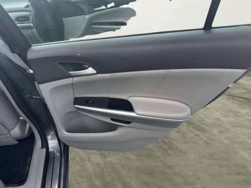 Used 2010 Honda Accord EX-L image 10