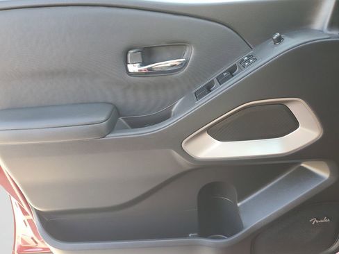 Used 2024 Nissan Frontier SV w/ SV Convenience Package RWD image 18