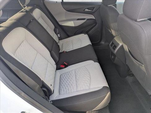 Used 2018 Chevrolet Equinox LT image 19