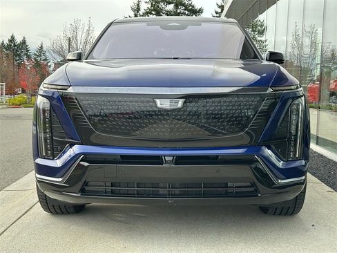 Used 2026 Cadillac Vistiq Sport image 8