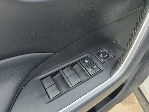 Used 2021 Toyota RAV4 XLE image 16