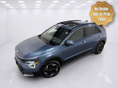 Used 2023 Kia Niro Wave w/ Wave Preserve Package FWD image 3