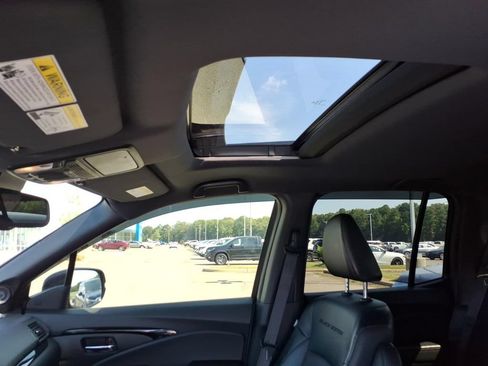 Used 2017 Honda Ridgeline Black Edition image 12