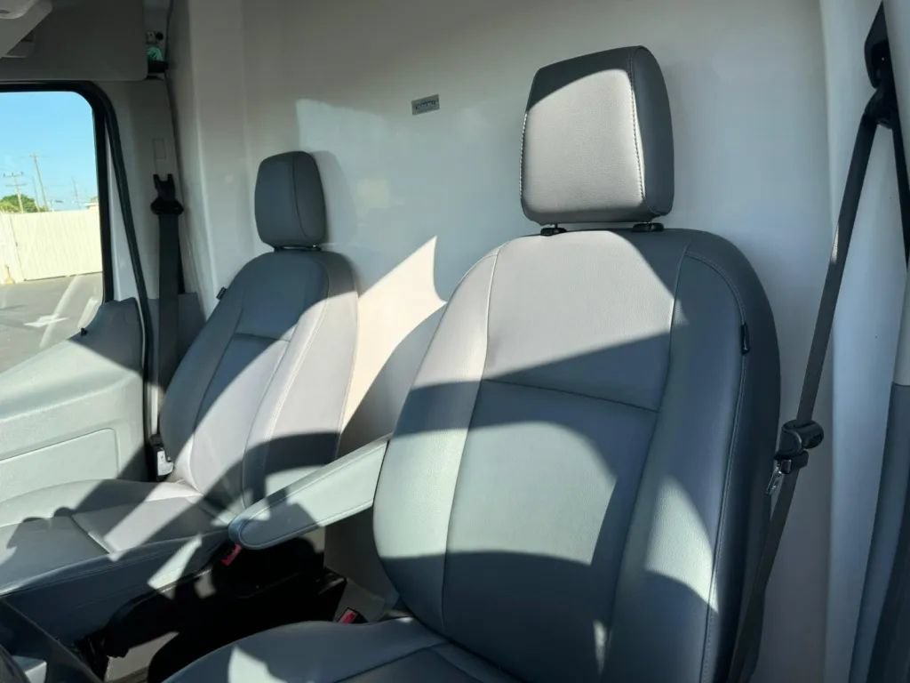 Used 2019 Ford Transit 250 148 Medium Roof RWD image 10