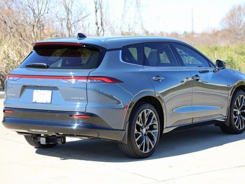 Certified 2025 Toyota Crown Signia w/ Advanced Technology Package image 8