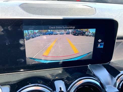 Used 2021 Mercedes-Benz GLB 250 4MATIC image 25