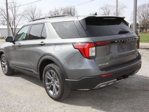 New 2026 Ford Explorer Active w/ Active Comfort Package AWD/4WD image 8