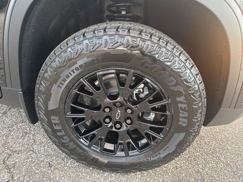 New 2026 Chevrolet Traverse Z71 w/ Driver Confidence Package image 9