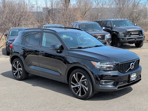 Used 2022 Volvo XC40 T5 R-Design AWD/4WD image 49
