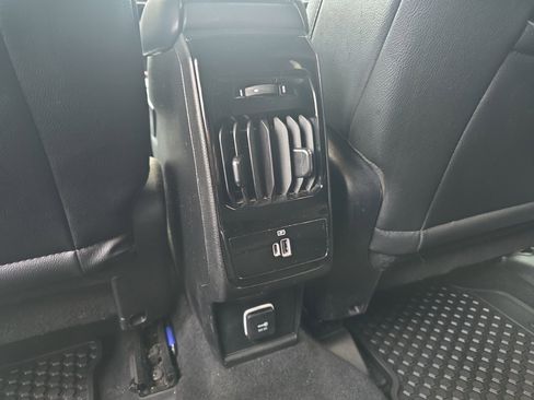 Used 2024 Jeep Compass Latitude w/ Convenience Group image 16