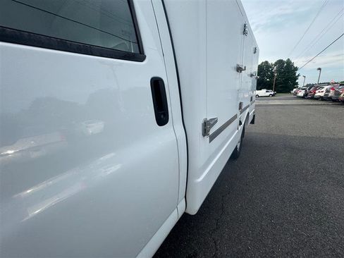 Used 2014 Chevrolet Express 3500 image 12