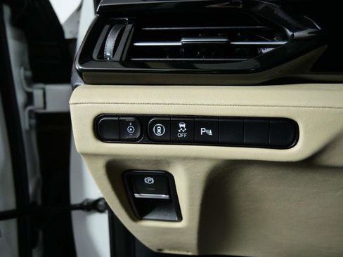 Used 2024 Acura MDX SH-AWD w/ Technology Package image 25