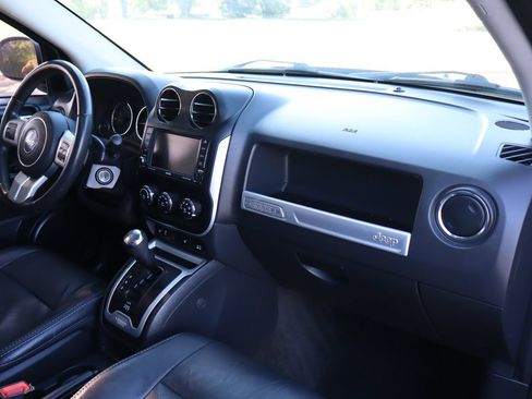 Used 2016 Jeep Compass High Altitude AWD/4WD image 17