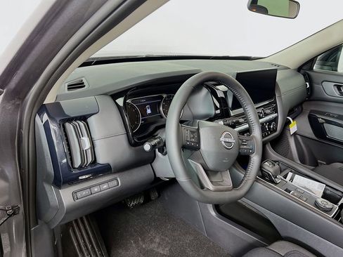 New 2026 Nissan Pathfinder SV image 8